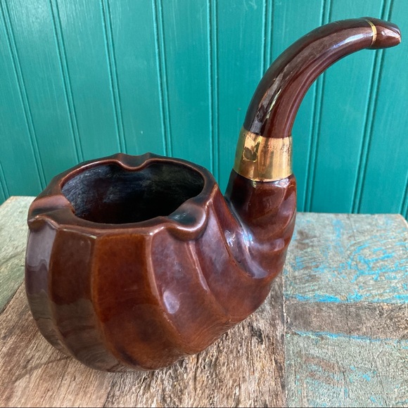 Vintage Shaped Ashtray - Picture 1 of 8